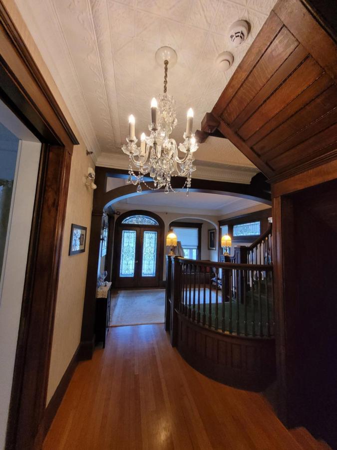 Ruby Manor Bed & Breakfast Гананокве Экстерьер фото