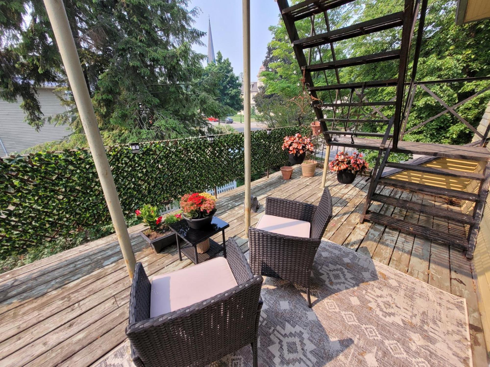 Ruby Manor Bed & Breakfast Гананокве Экстерьер фото